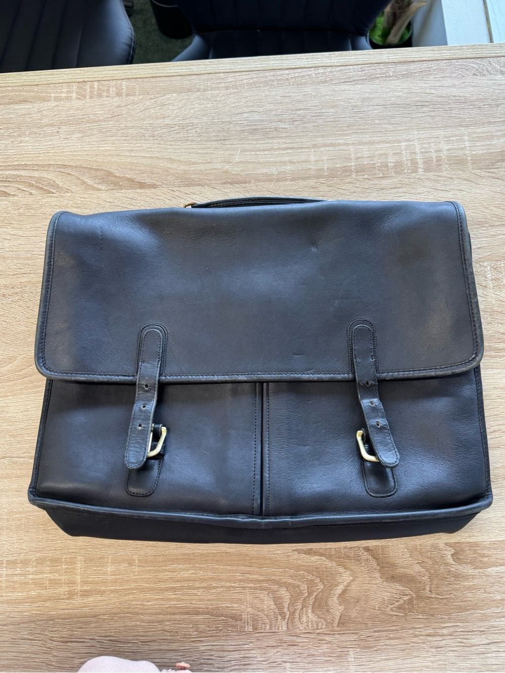 VINTAGE COACH BLACK LEATHER BUCKLE CLOSURE BRIEFCASE